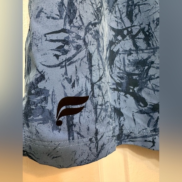 Fabletics Fundamental Shorts Blue Abstract Lined Performance 7" - Picture 4 of 9